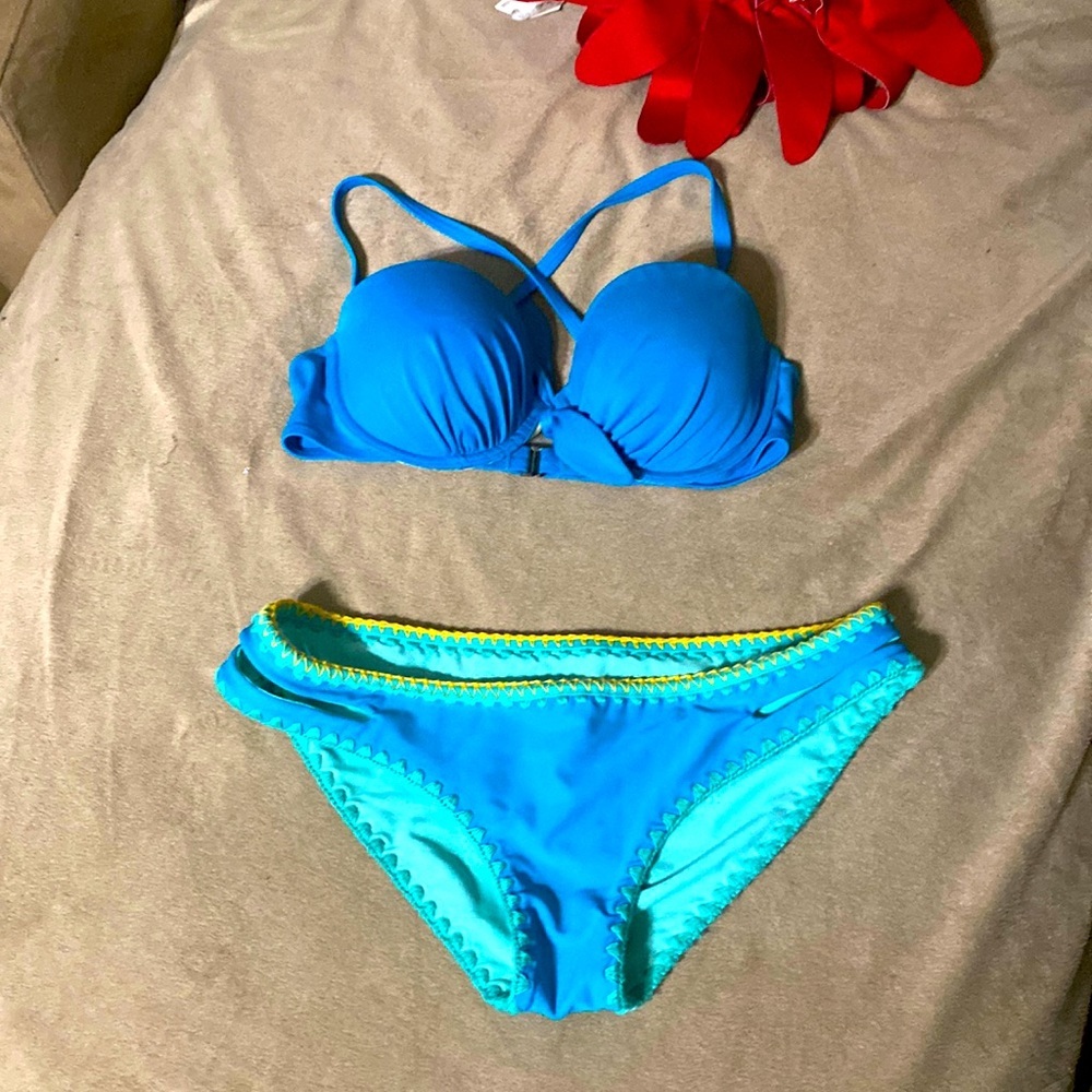 Victoria Secret bikini with reversible bottoms